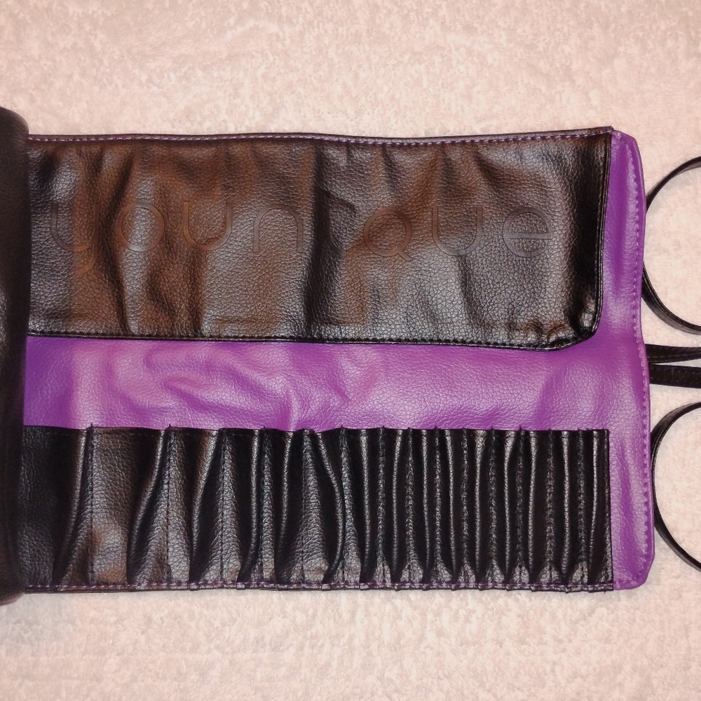 YOUNIQUE makeup brush and tool organizer
